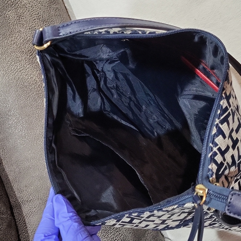 Tommy Hilfiger Purse - Picture 8 of 14